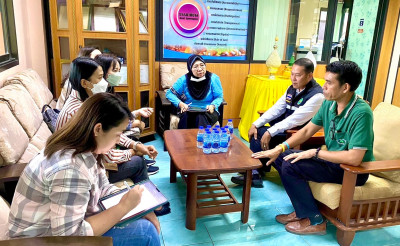 วันที่ 8 มีนาคม 2566 นางรอซนานี สันหมุด ผู้ตรวจราชการกรม ... พารามิเตอร์รูปภาพ 1